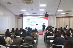 BUỔI ĐỊNH HƯỚNG MÔ HÌNH KINH DOANH SỐ (DBIZ) VÀ KHỞI ĐỘNG HỌC PHẦN DBIZ 1 CHO SINH VIÊN CHƯƠNG TRÌNH CỬ NHÂN KINH DOANH SỐ KHÓA 64